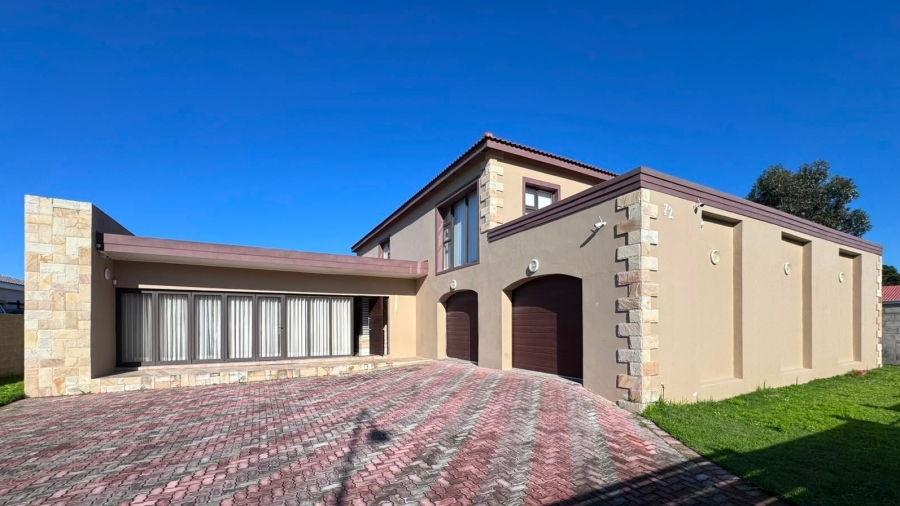 5 Bedroom Property for Sale in Overbaakens Eastern Cape